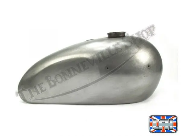 83 4772 04 T140 Tr7 Tank