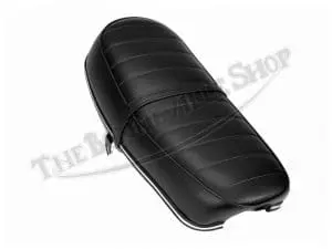 06 1766 S 04 Norton Commando Ribbed Top Seat Silver Logo