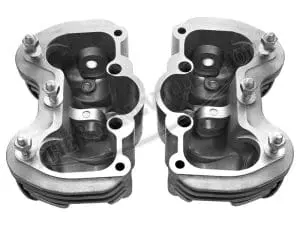 Triumph 650 Inlet &Amp; Exhaust Rocker Box Set 1963-1970 Pn# 70-4550 70-4551 E4550 E4551 5 Rocker Box Pair With Caps And Studs