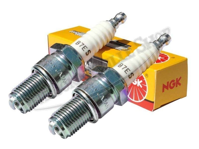 Triumph 120 T140 Bonneville NGK B7ES Spark Plugs (2) PN TBSB7ES